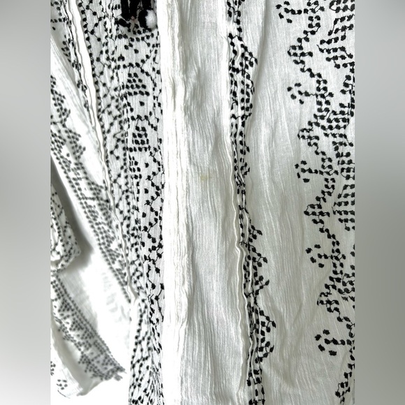 Zara Oyster White Printed Blouse top tunic cover up
Zara - Picture 11 of 11